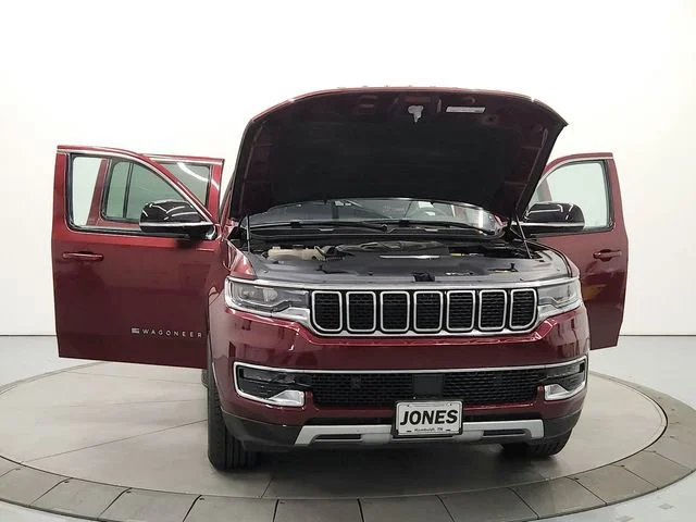 2024 Jeep Wagoneer L Series II - Photo 10