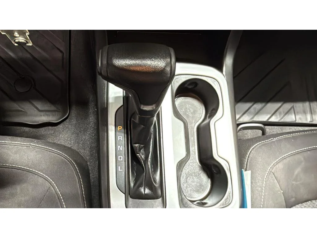Used 2020 Summit White Chevrolet LT image 28