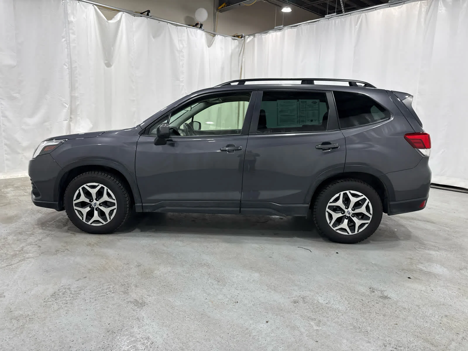 Used 2023  Subaru Premium image 2