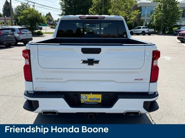 Used 2025 White Chevrolet RST image 6