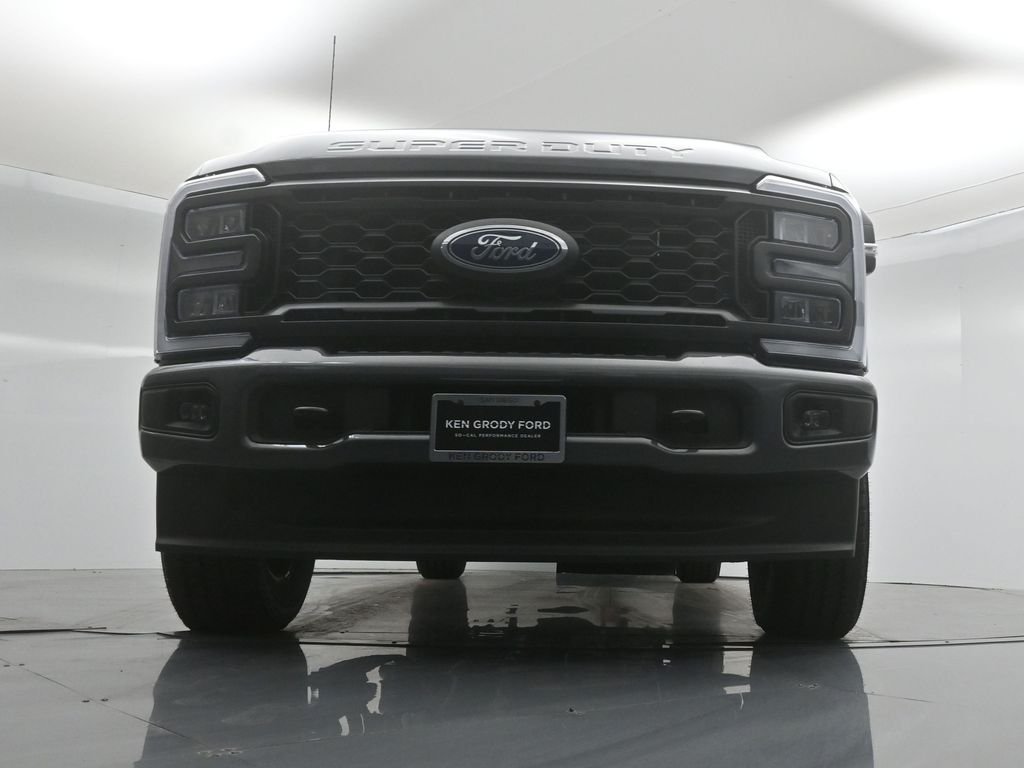 New 2026 Carbonized Gray Metallic Ford XL image 39