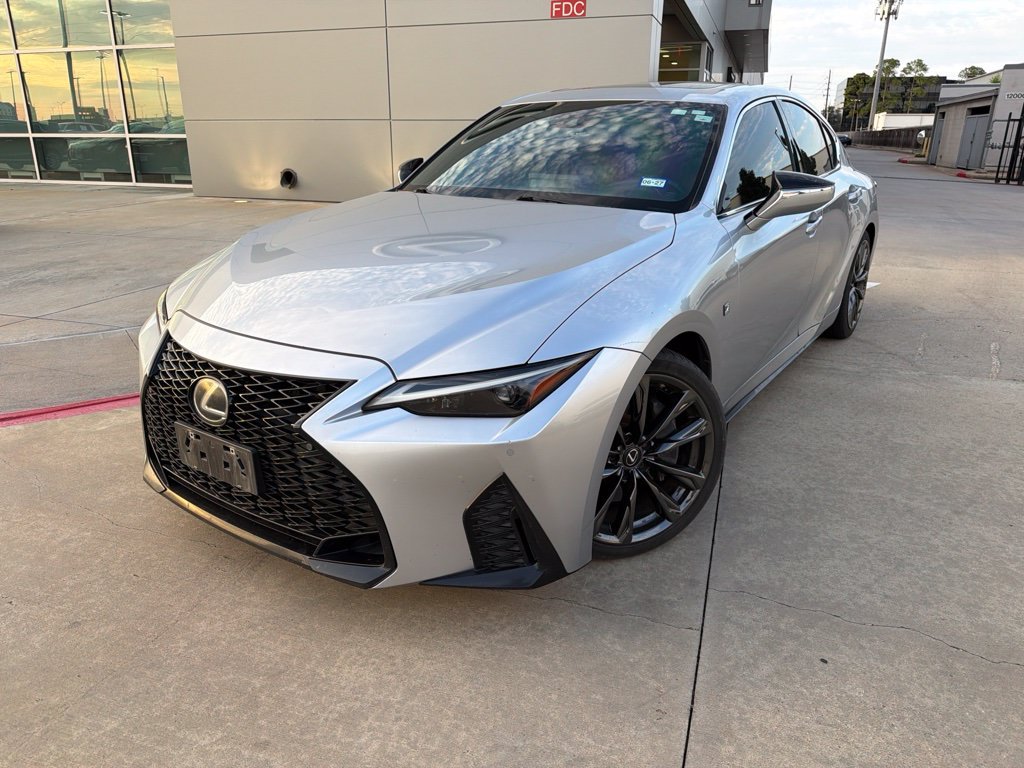2022 Lexus IS