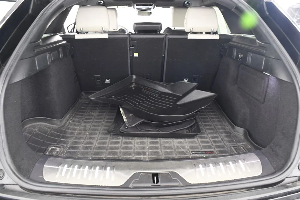 Used 2018 Santorini Black Land Rover HSE R-Dynamic image 24