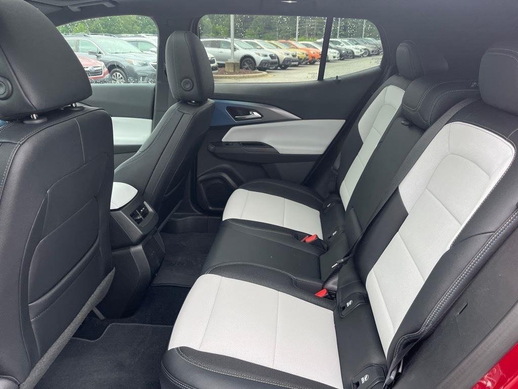 2025 Chevrolet Equinox EV LT - Photo 27