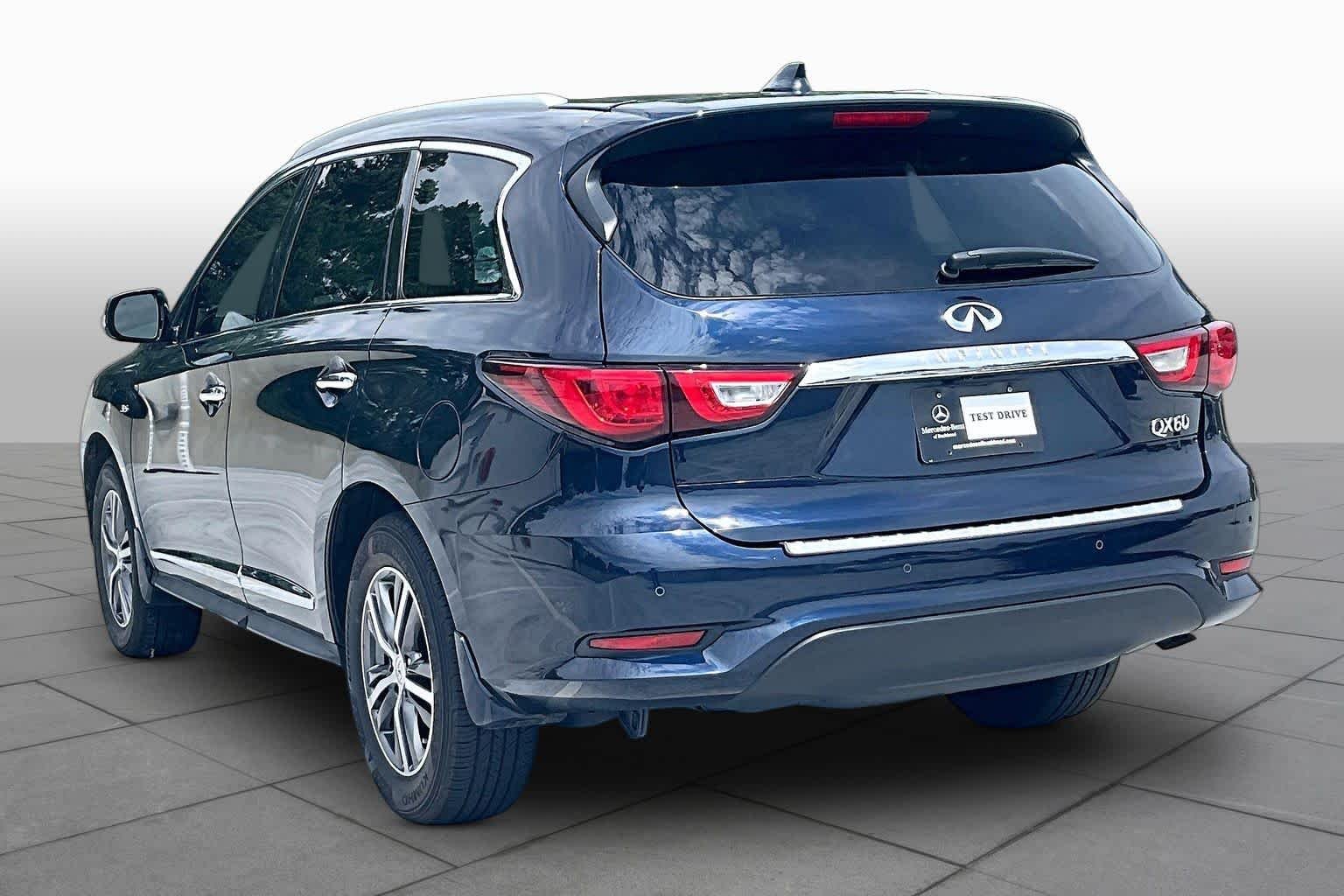 Used 2017 Hermosa Blue INFINITI  image 11