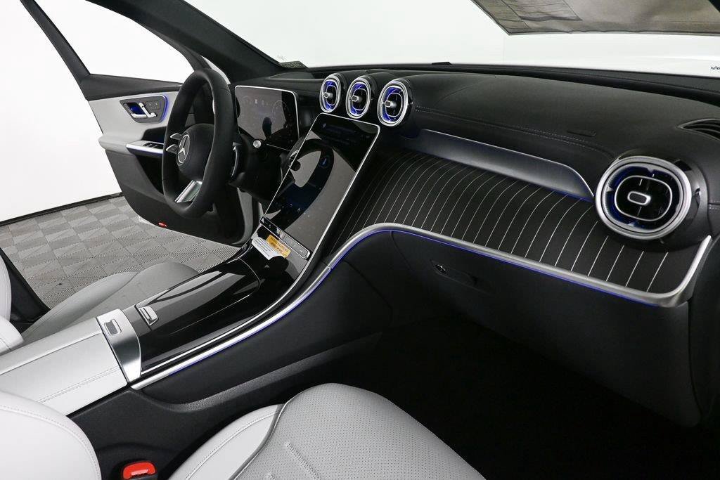 New 2027 Polar White Mercedes-Benz GLC 300 image 60