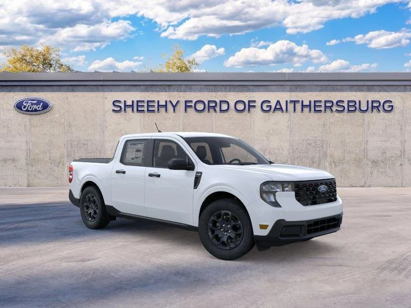 New 2026 Oxford White Ford XLT image 1
