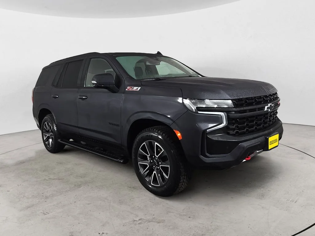 Used 2023 Gray Chevrolet Z71 image 3