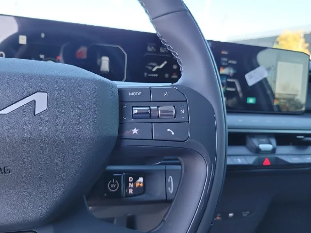 New 2026 Ivory Silver Kia Wind AWD image 19