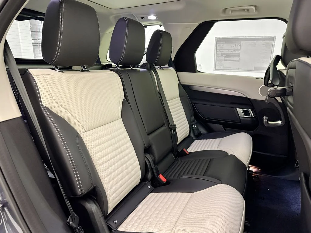 New 2026 Varesine Blue Land Rover Dynamic SE image 29