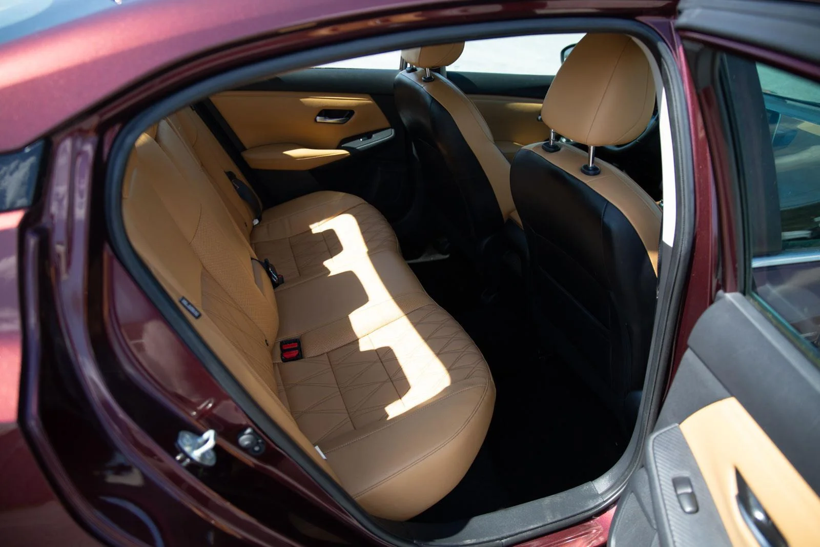 Used 2022 Rosewood Metallic Nissan SV image 21