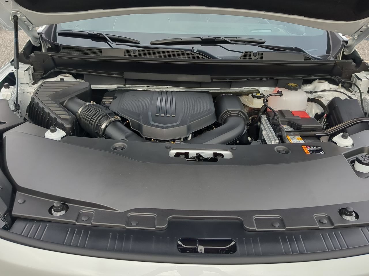 New 2026 Summit White Buick Sport Touring image 31