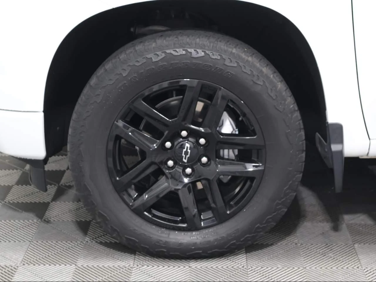 Used 2022 SUMMIT WHITE Chevrolet RST image 5