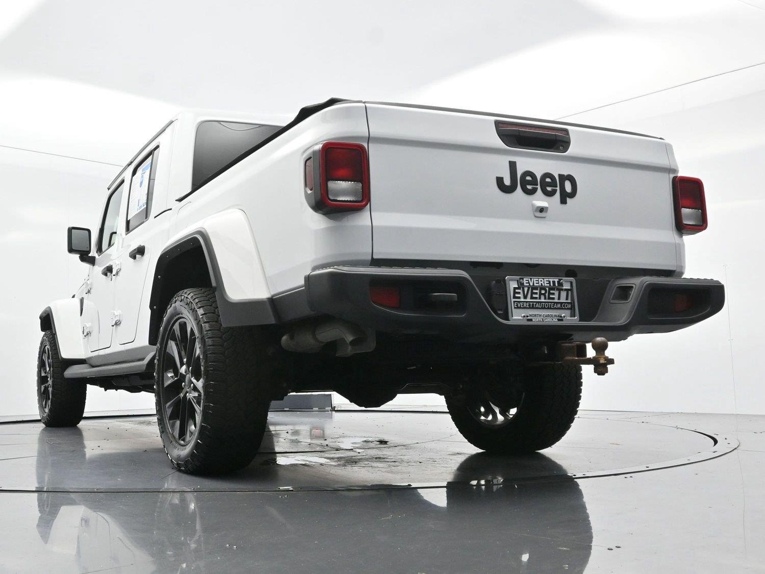 Used 2025 White Jeep Nighthawk image 45