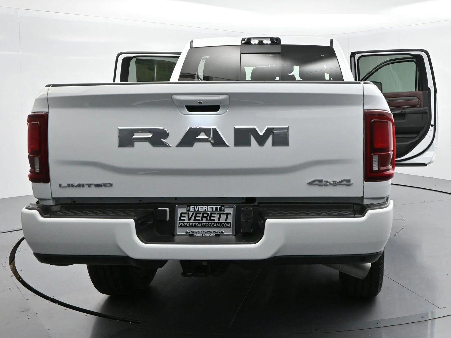 Used 2025 White Ram Limited image 46