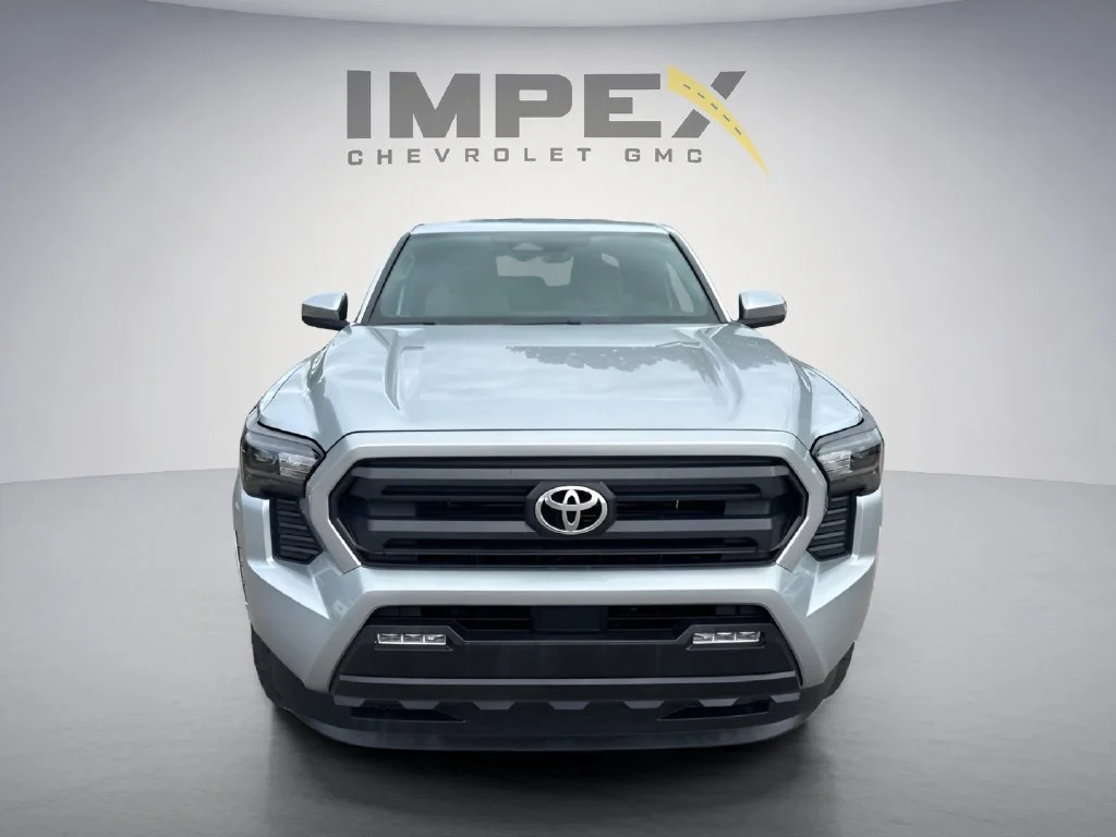 Used 2025  Toyota SR image 8