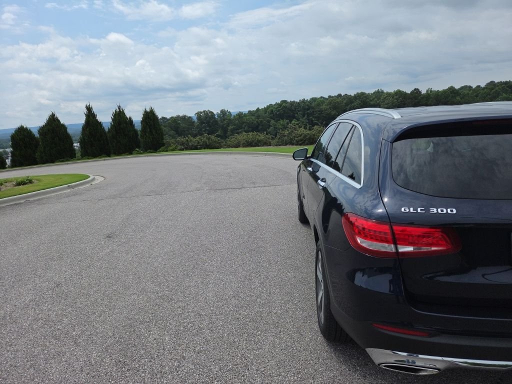 Used 2016 Lunar Blue Metallic Mercedes-Benz GLC 300 image 7