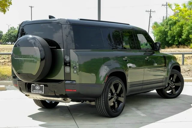 New 2026 Woolstone Green Metallic Land Rover S image 11