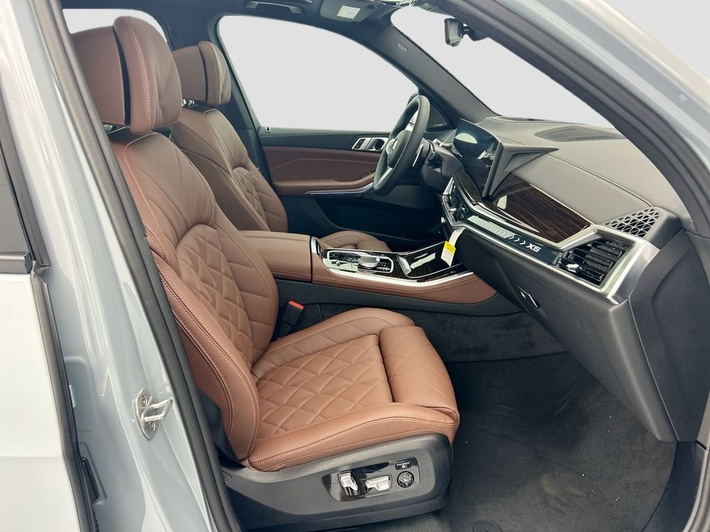 New 2026 Gray Metallic BMW xDrive50e image 19