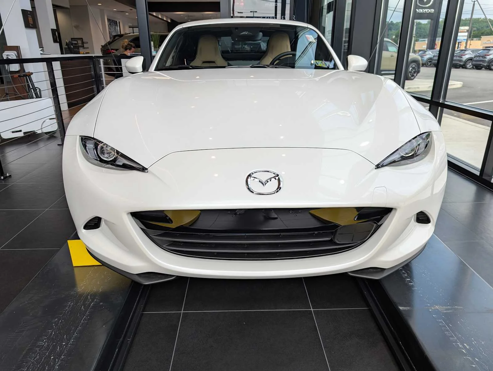 2025 Mazda MX-5 Miata RF Grand Touring - Photo 2