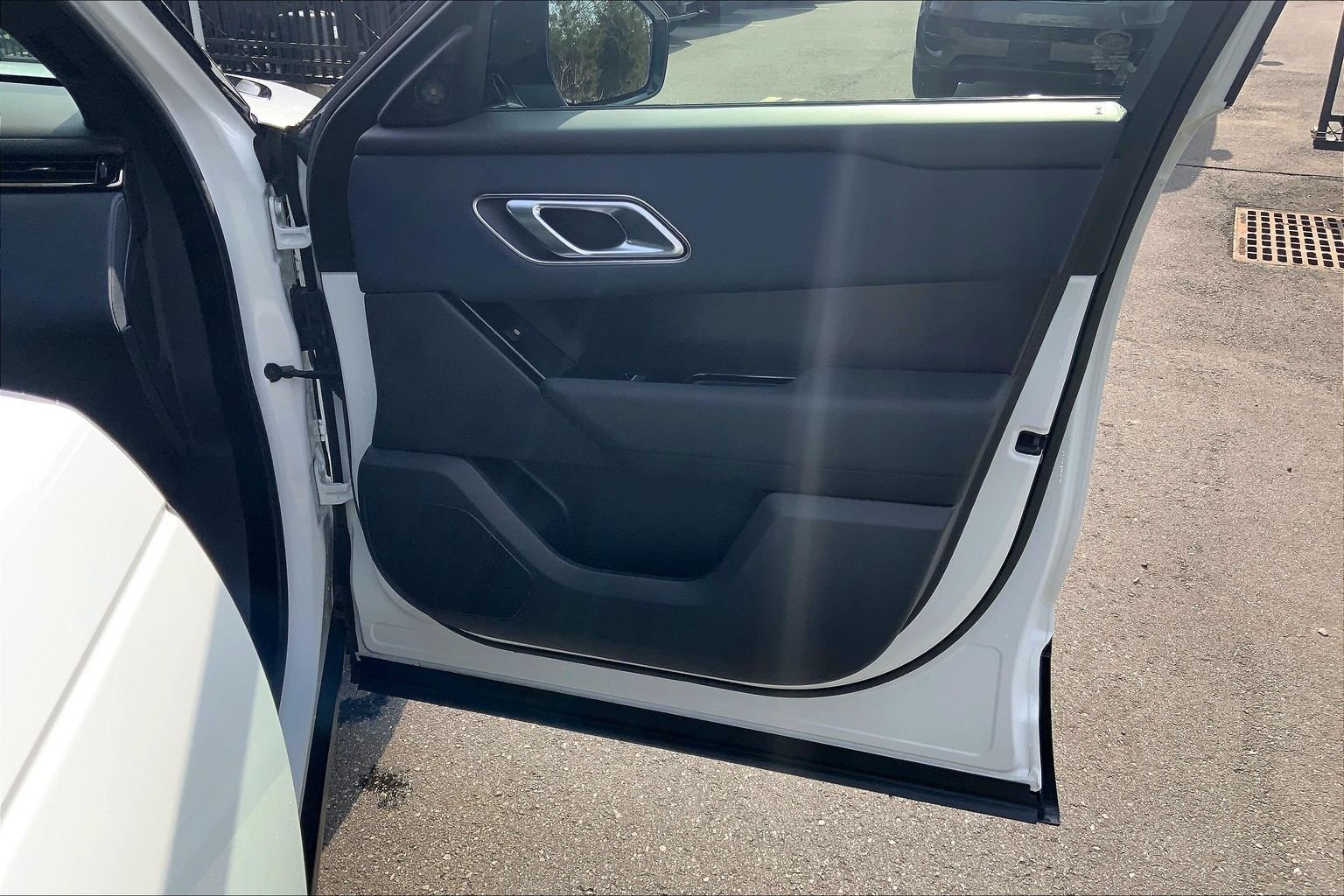 Certified Used 2026 Fuji White Land Rover Dynamic SE image 22