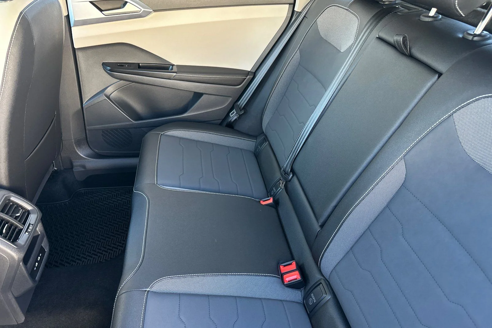New 2026 Gray Volkswagen 1.5T SE image 10