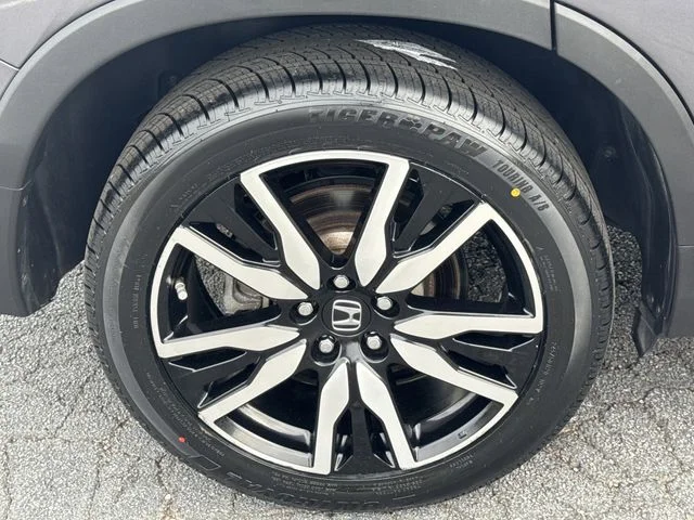 Certified Used 2020 Modern Steel Metallic Honda Touring image 17