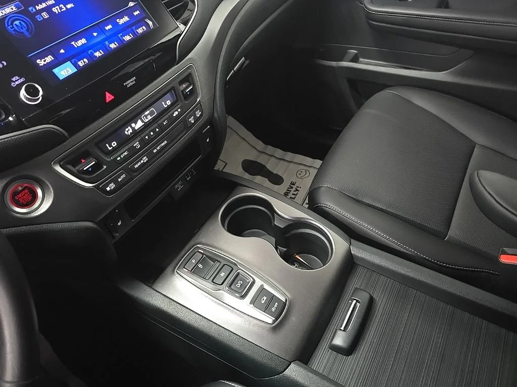 Used 2023 Red Honda RTL image 27