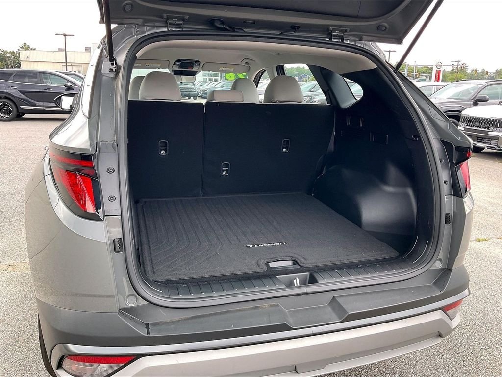 Used 2026 Hampton Gray Hyundai SE image 34