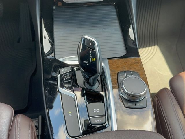 Used 2019 White BMW sDrive30i image 23
