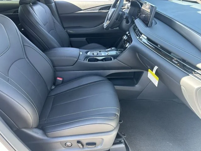 New 2027 RADIANT WHITE INFINITI Luxe FWD image 13