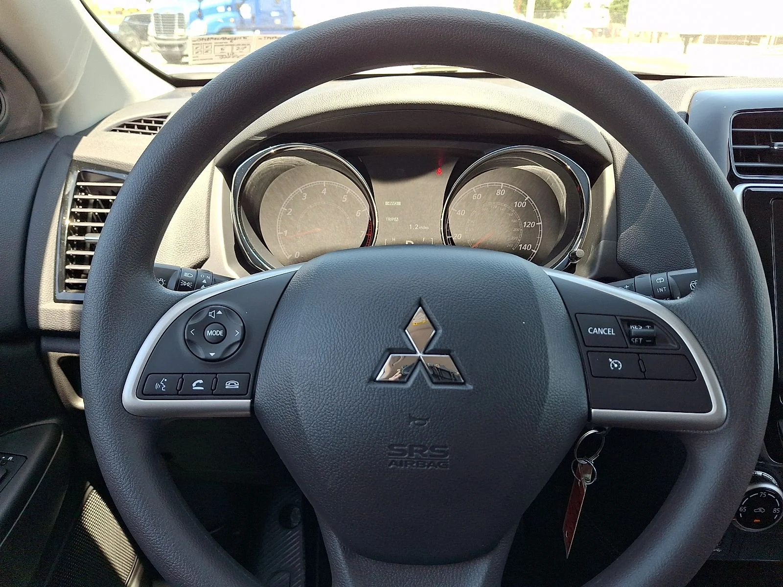 New 2026 Silver Mitsubishi 2.0 ES image 18