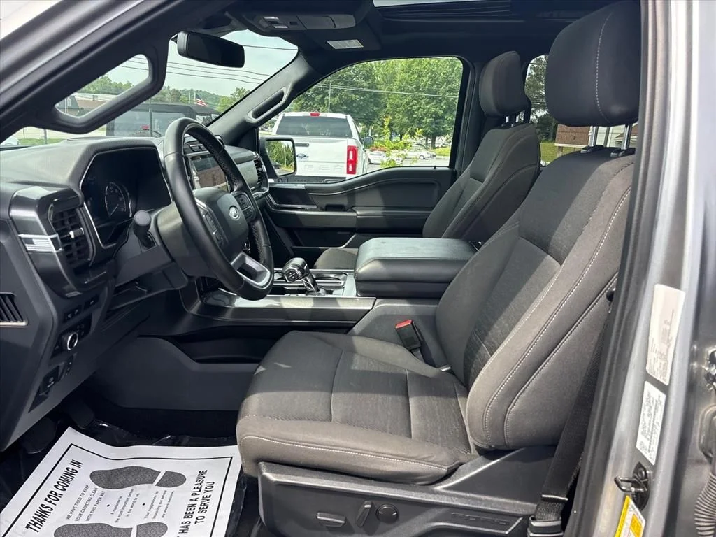 Used 2023 Silver Ford XLT image 25