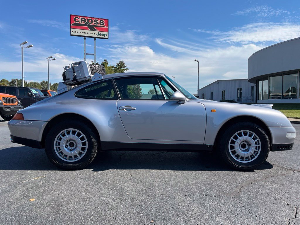 Used 1995  Porsche Carrera 4 image 38