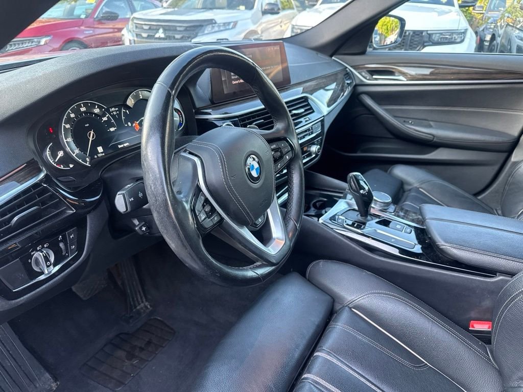 Used 2019 Silver BMW 530i xDrive image 31