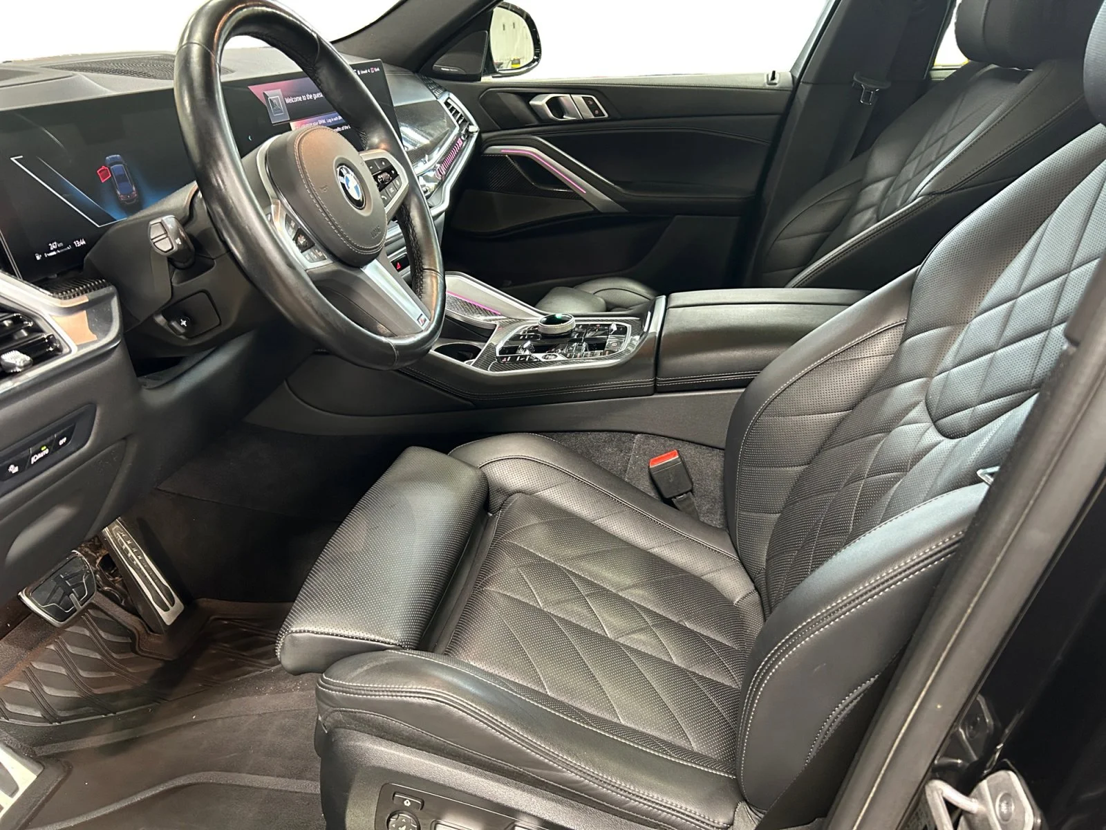 Used 2024 Black BMW xDrive40i image 14