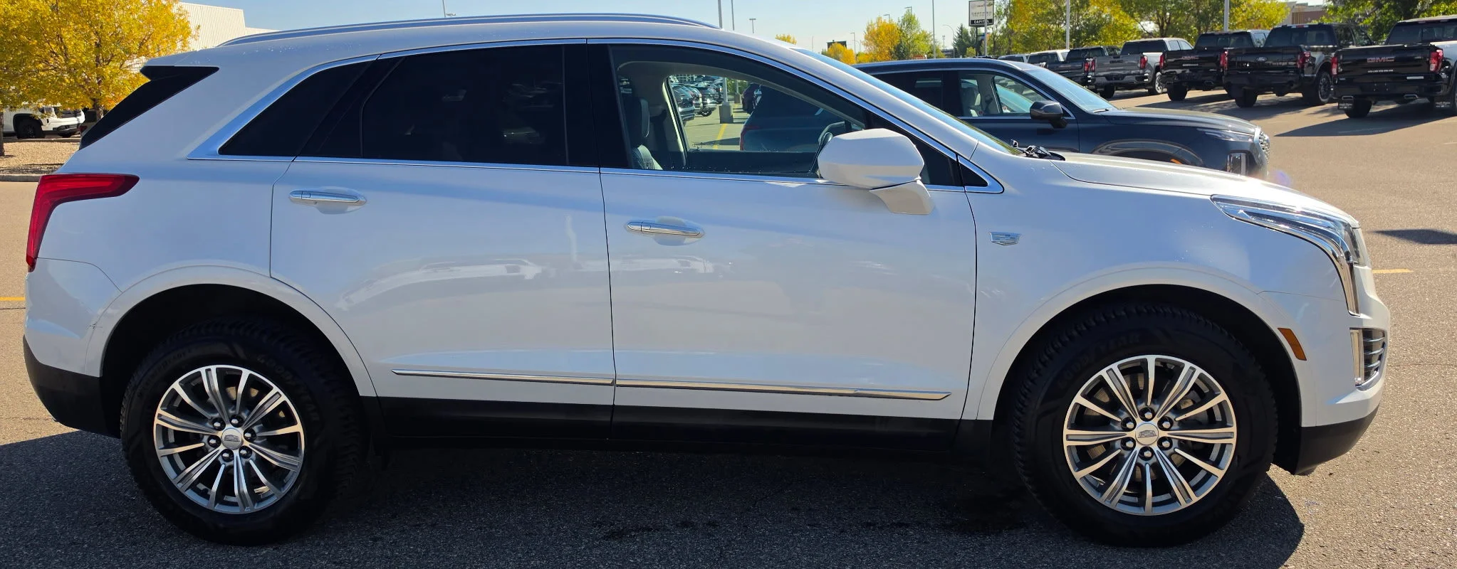 Used 2018 White Cadillac Luxury AWD image 6