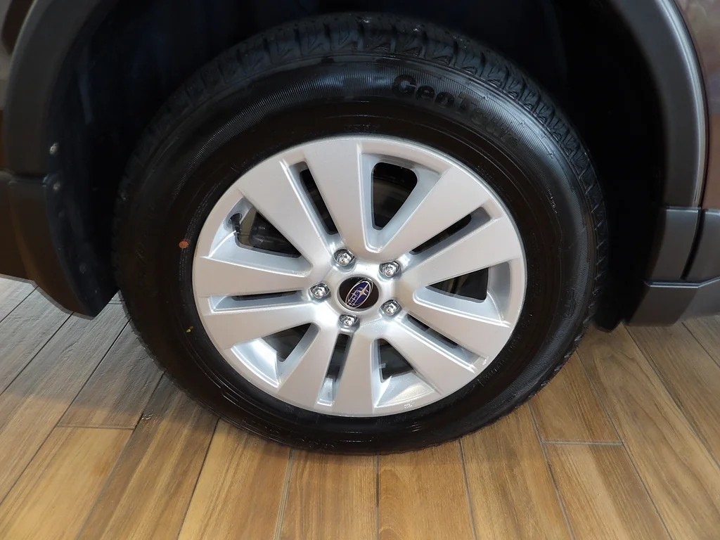 Used 2019 Cinnamon Brown Pearl Subaru 2.5i Premium image 5