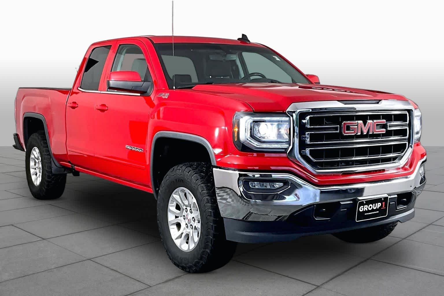 Used 2018 Cardinal Red GMC SLE image 3