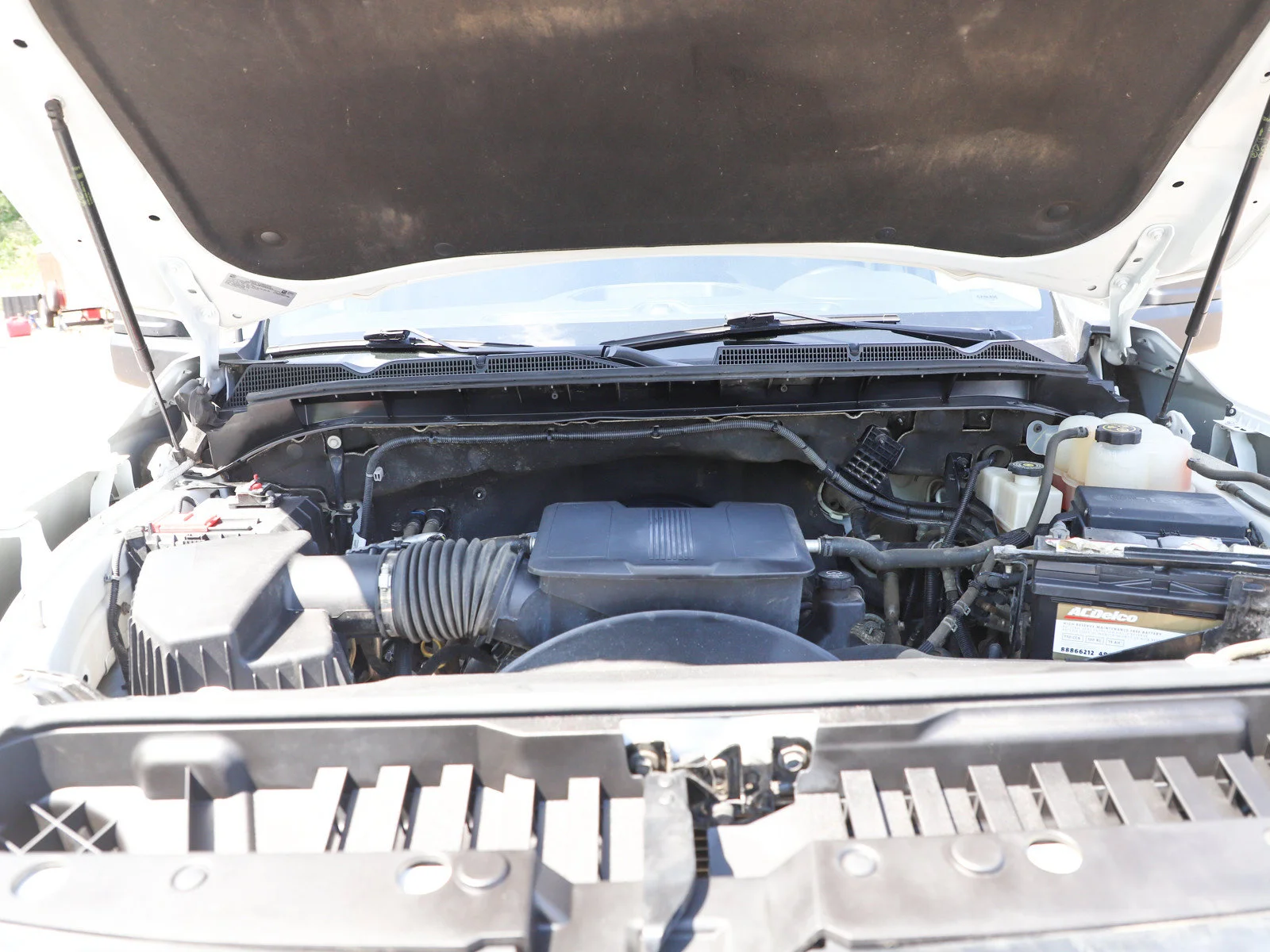 Used 2022 Summit White GMC SLT image 31