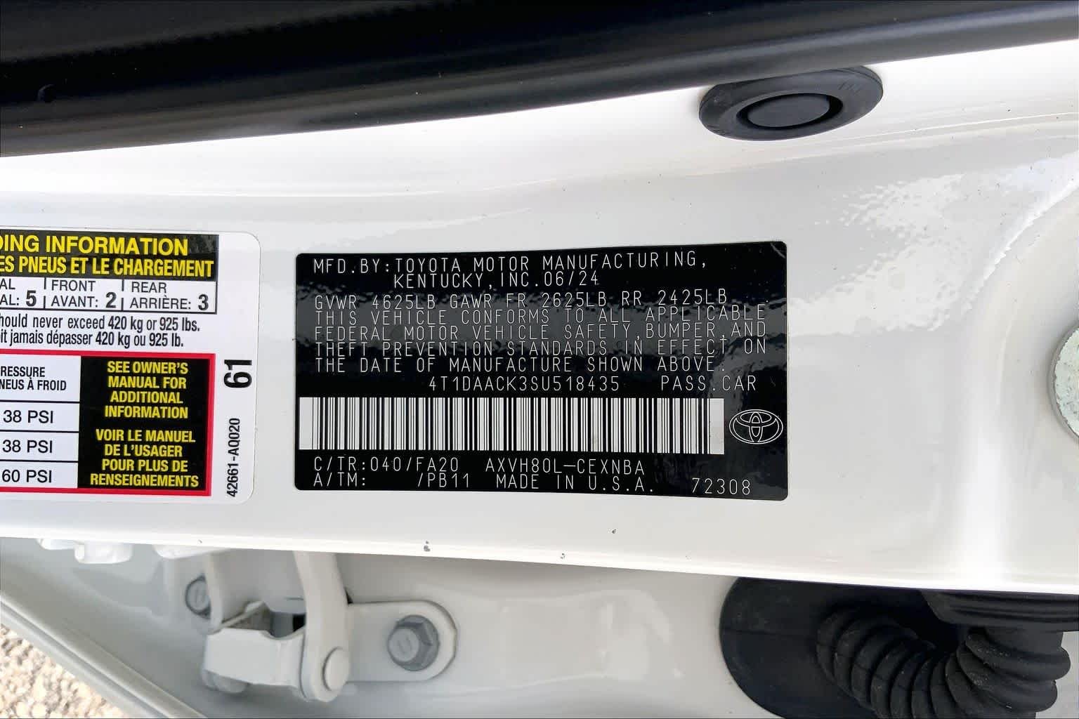 Used 2025 Ice Cap Toyota LE image 36