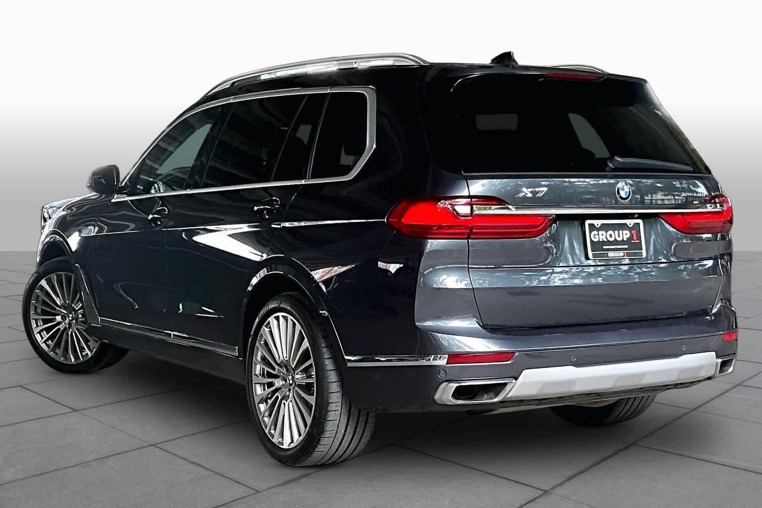 Used 2021 Arctic Grey Metallic BMW xDrive40i image 11