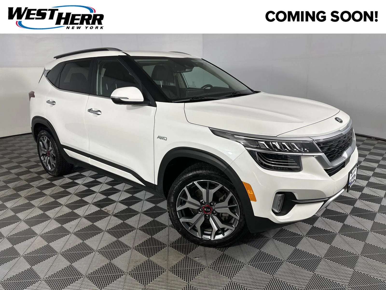 Used 2021 Snow White Pearl Kia SX Turbo image 1