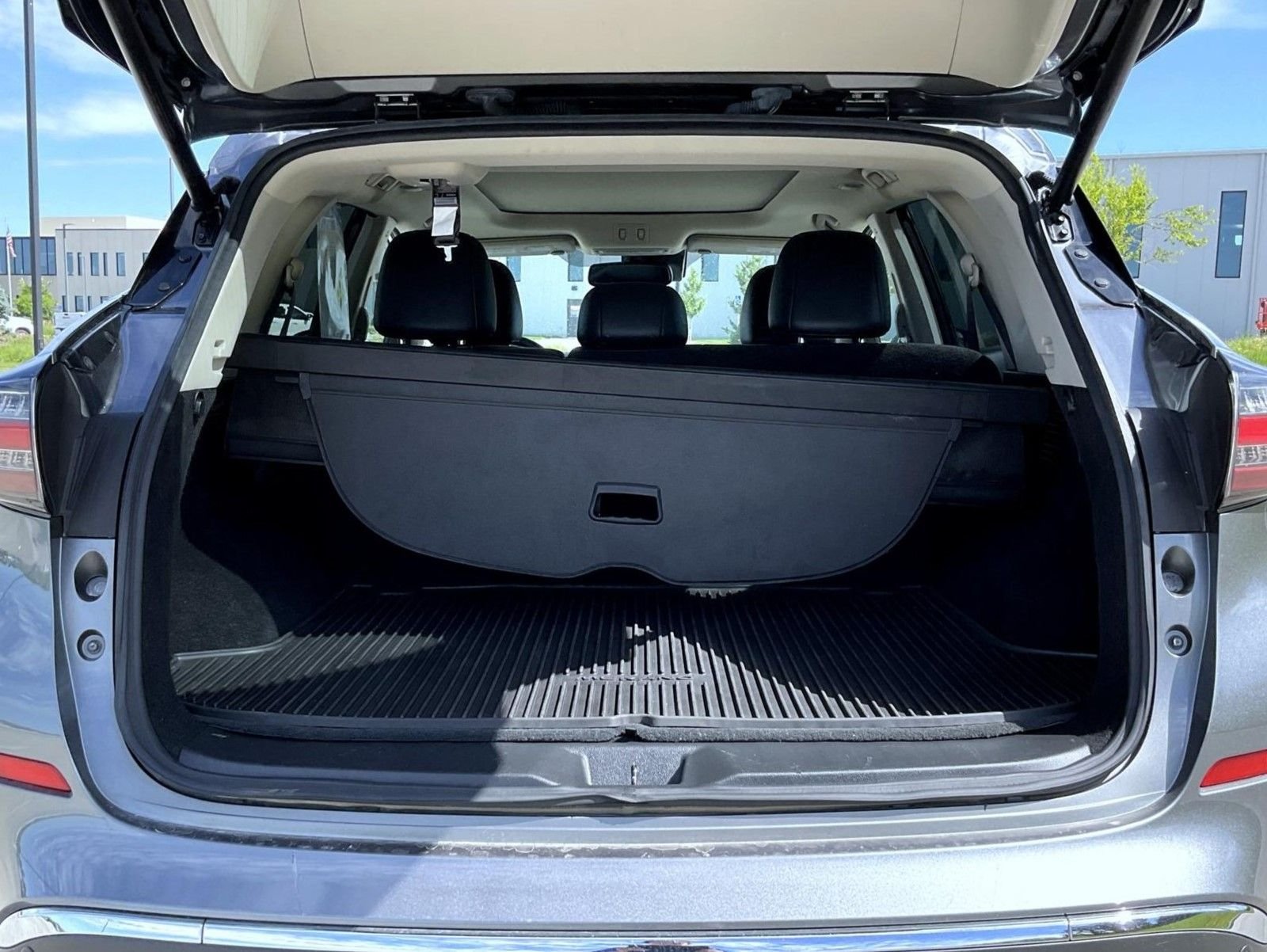 Used 2019 Gray Nissan SL image 22