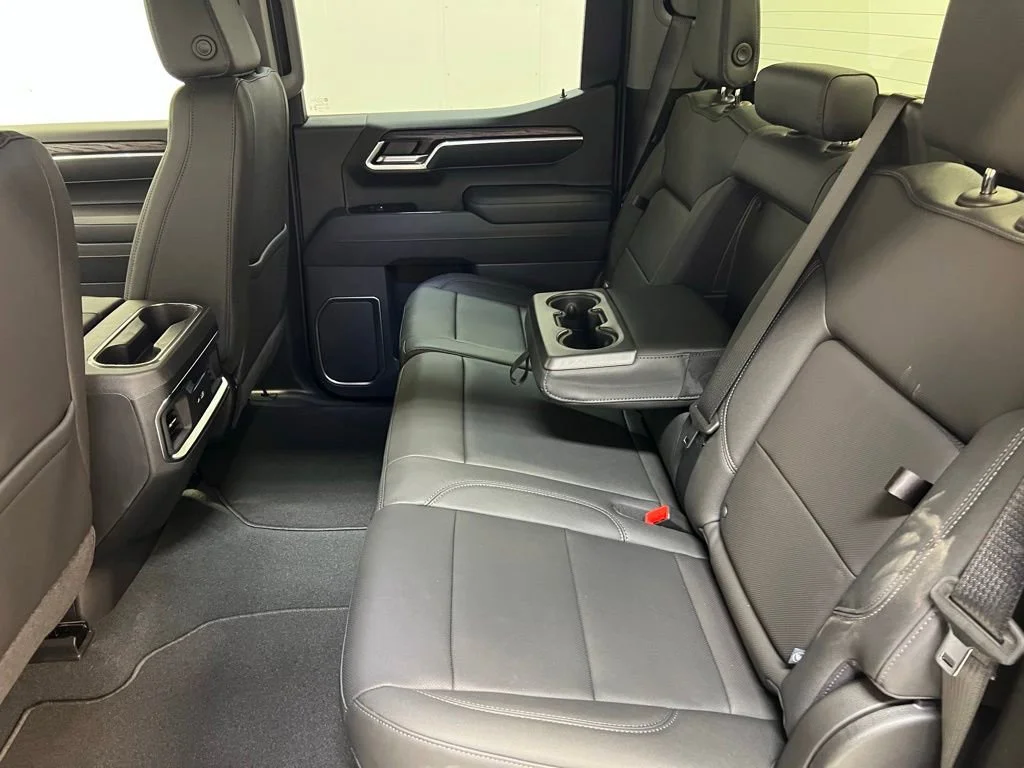 New 2026 Onyx Black GMC SLT image 27