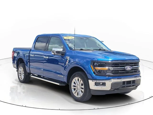 Used 2024 Blue Ford XLT image 3