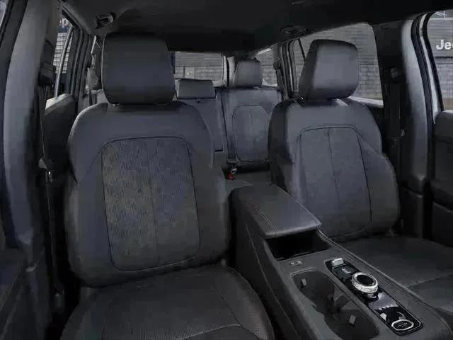 New 2026 Bright White Clear-Coat Exterior Paint Jeep Overland image 21
