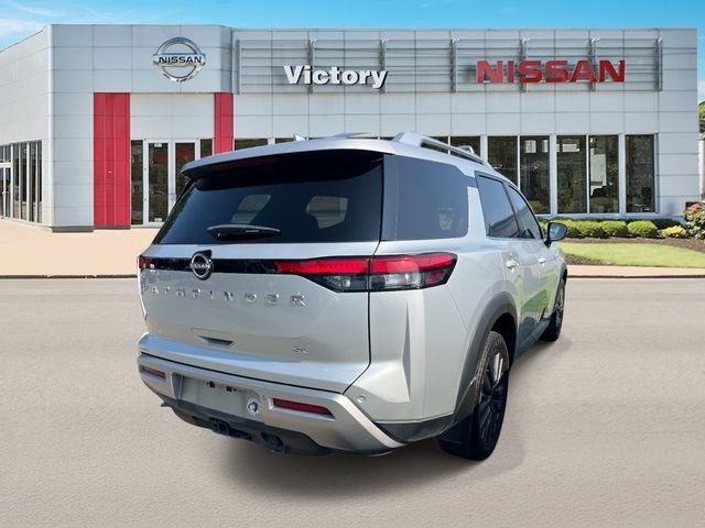 Used 2022 Silver Nissan SL image 2