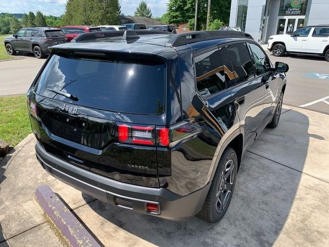 New 2026 Diamond Black Crystal Pearl-Coat Exterior Paint Jeep Laredo image 7