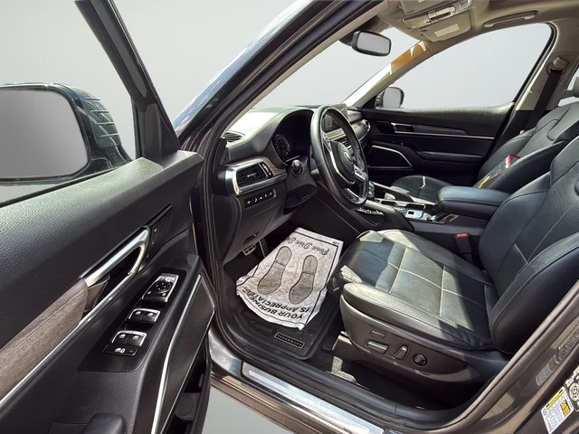 Used 2021 Gray Kia SX image 34